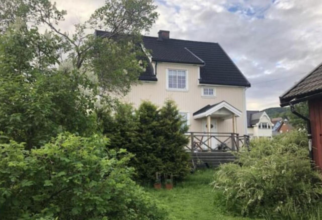 Lys Og Sentral Leilighet Med Terrasse Og Hage Apartment Lillehammer Luaran gambar
